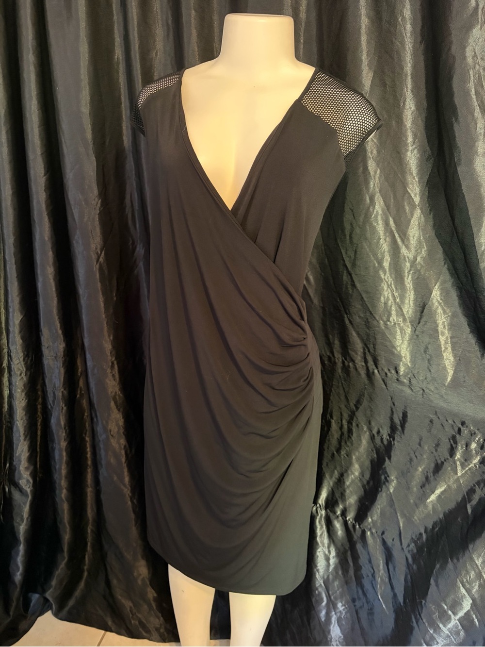 Calvin Klein Black Draped V-Neck Cap Sleeve Midi Dress